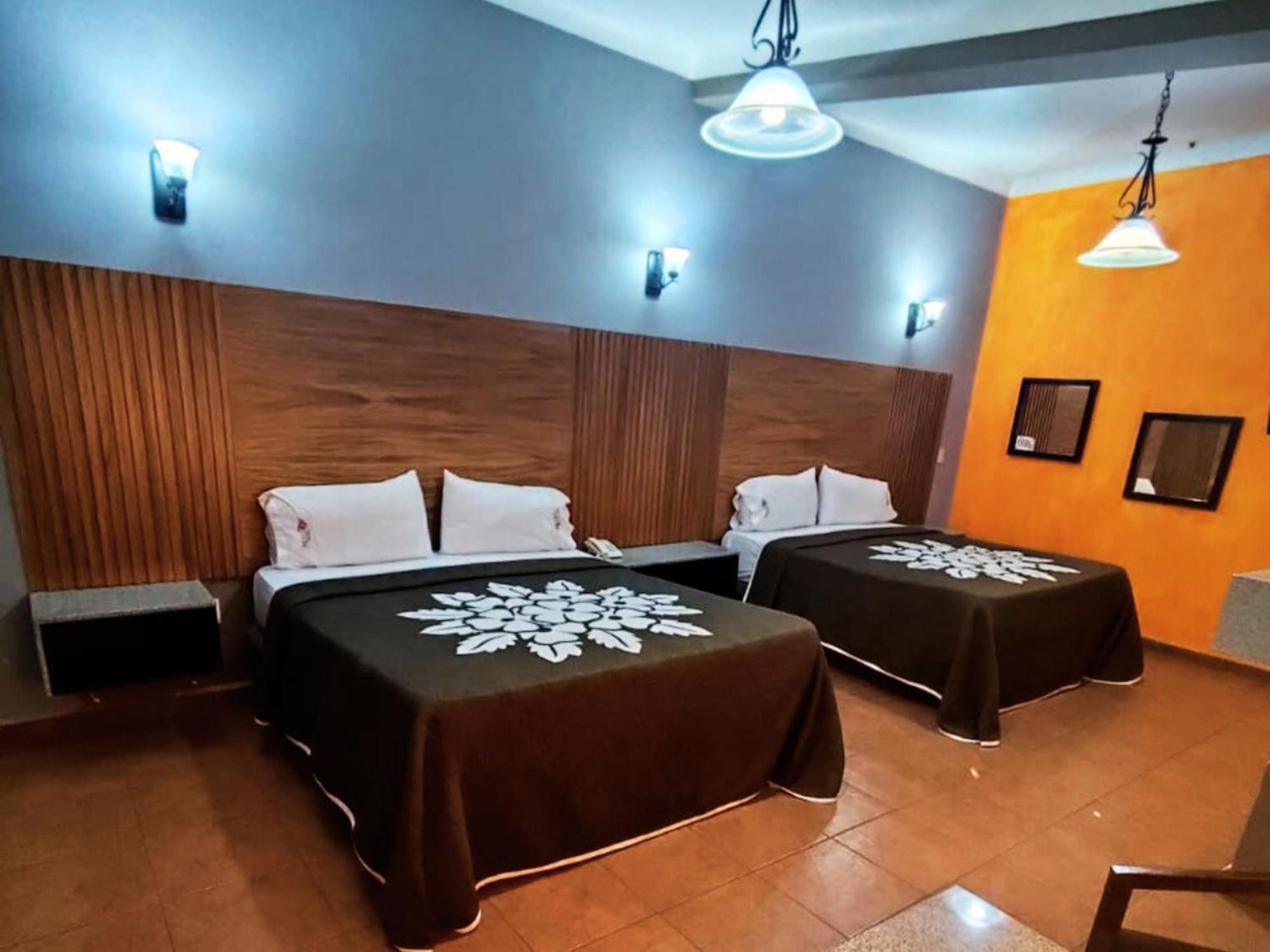 Hotel Aquiles Guadalajara Quarto foto