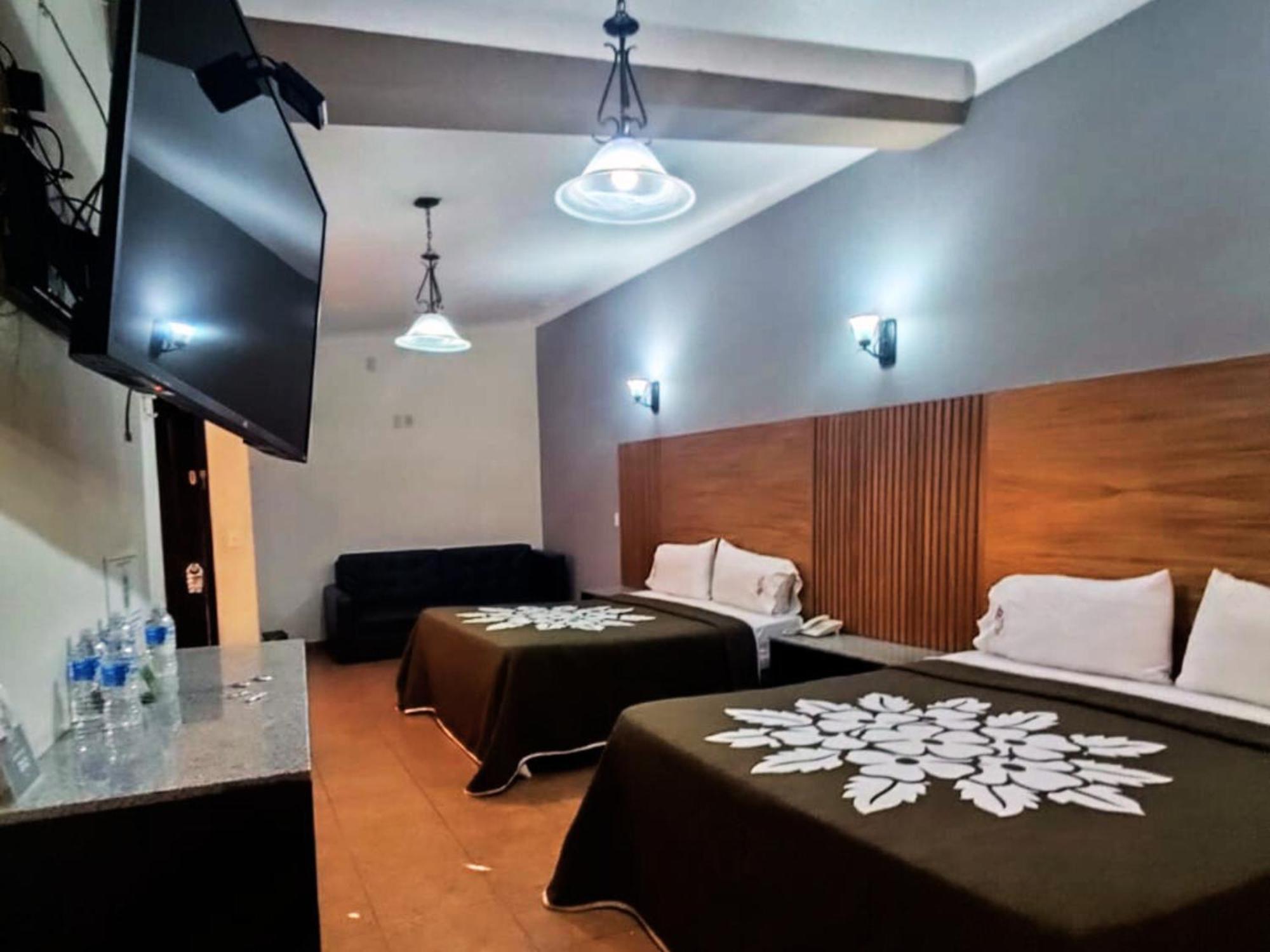 Hotel Aquiles Guadalajara Quarto foto